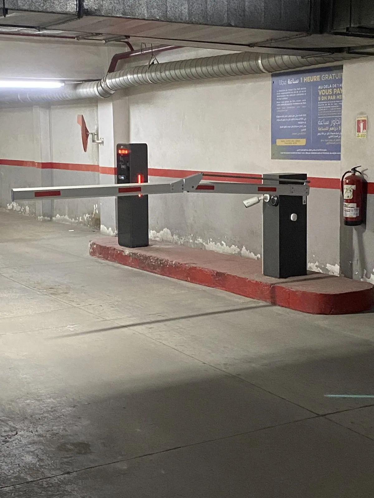 Barrière levante de parking installée par MPS